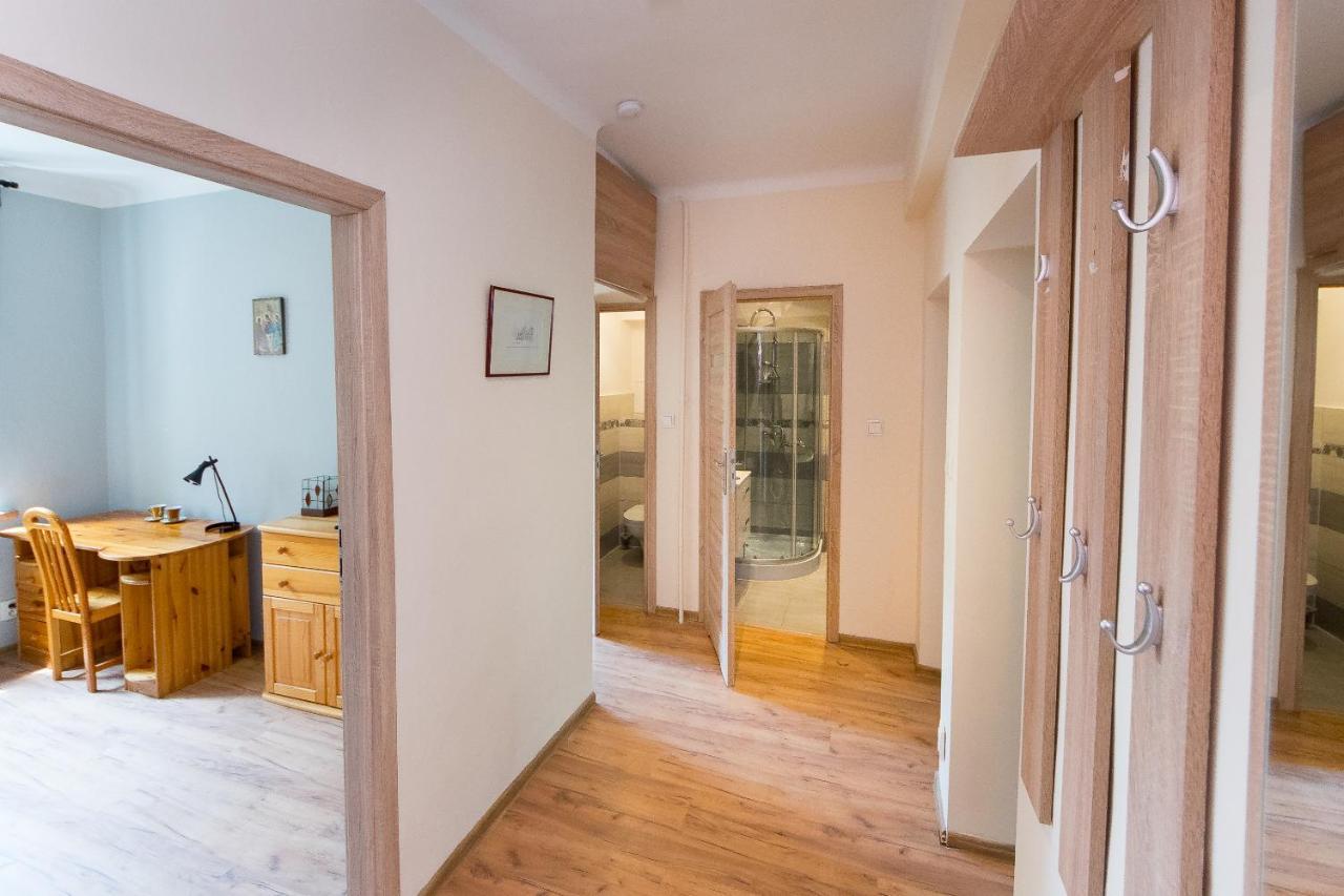 3-Bedroom Flat In City Center P4You Pl Cracovia Exterior foto